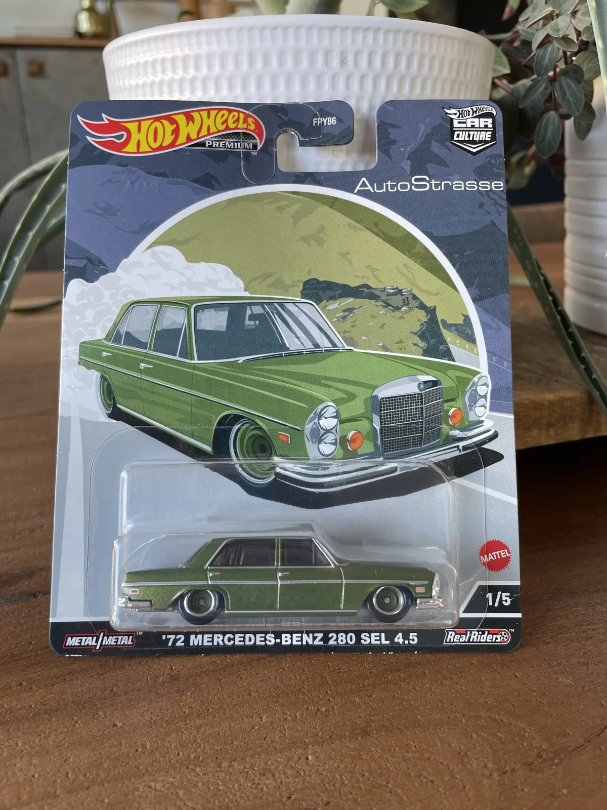 72 Mercedes-Benz 280 SEL 4.5